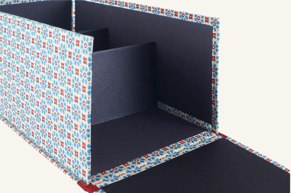 Photo box with foldable front handmade in Germany